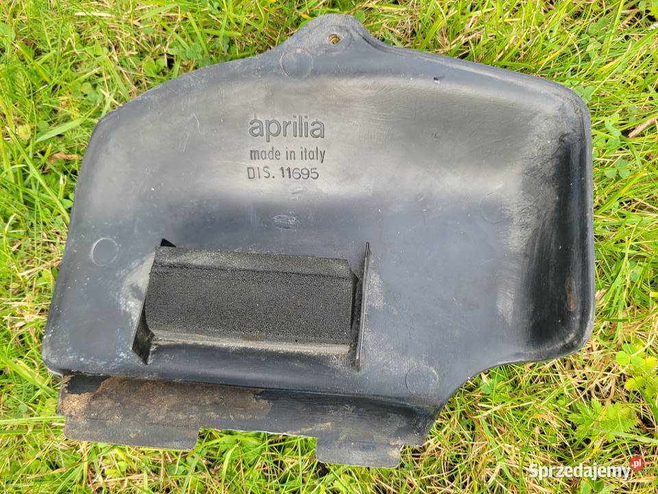 APRILIA SR oslona akumulatora zaslepka plastik