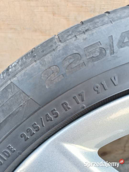 Alufelgi koła Audi 5x112 22545R17 Zagórowa