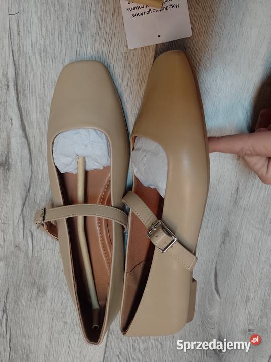 39 ASOS Design Beżowe baleriny wieczorowe z Kraków