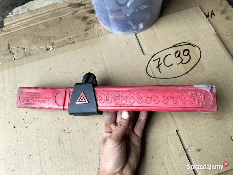 TRÓJKĄT OSTRZEGAWCZY 27R030302 UCHWYT FORD osobowe Kamień-Kolonia