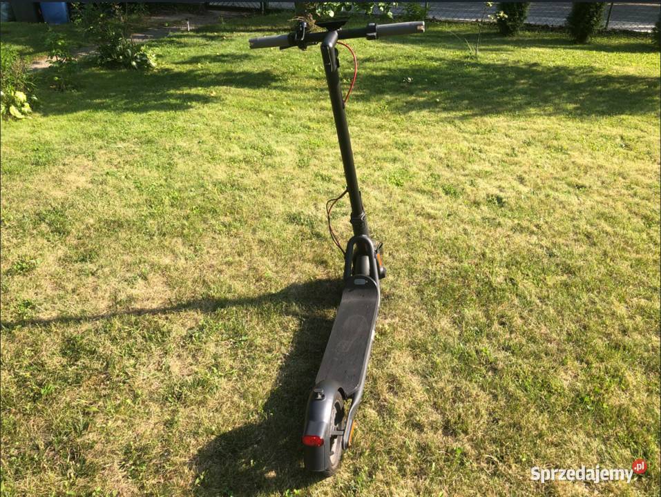 Sprzedam Hulajnoge Elektryczną Navee V25I Pro Gomunice