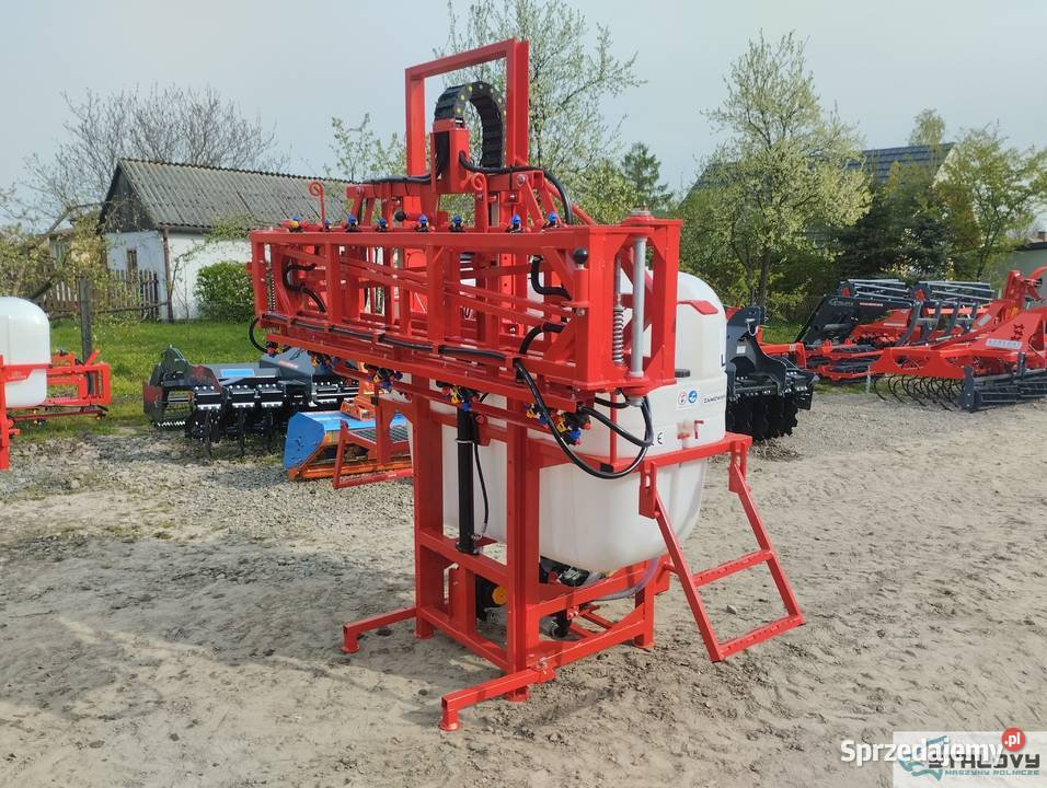 Opryskiwacz polowy zawieszany 600L podnoszenie lubelskie Barchaczów