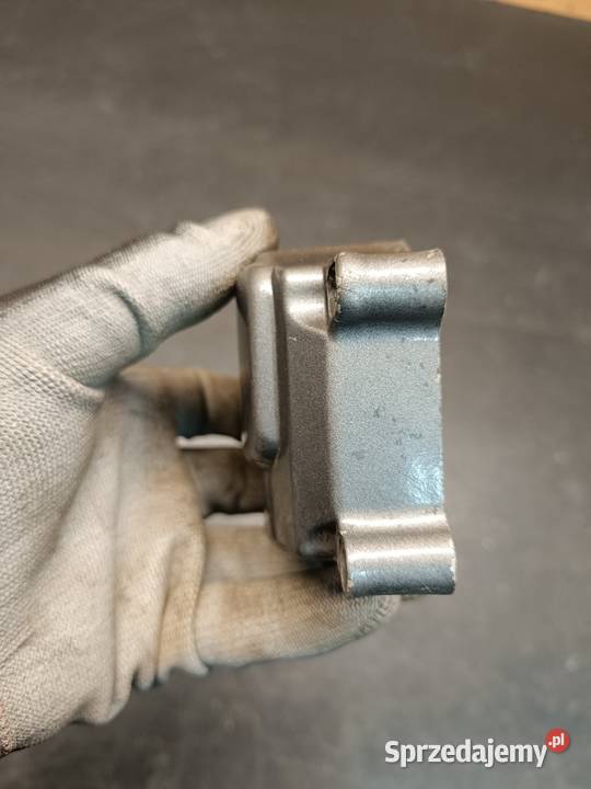 Pokrywa osłona dekiel kapa dozownika oleju Pokrywy i osłony silnika Gołaczewy sprzedam