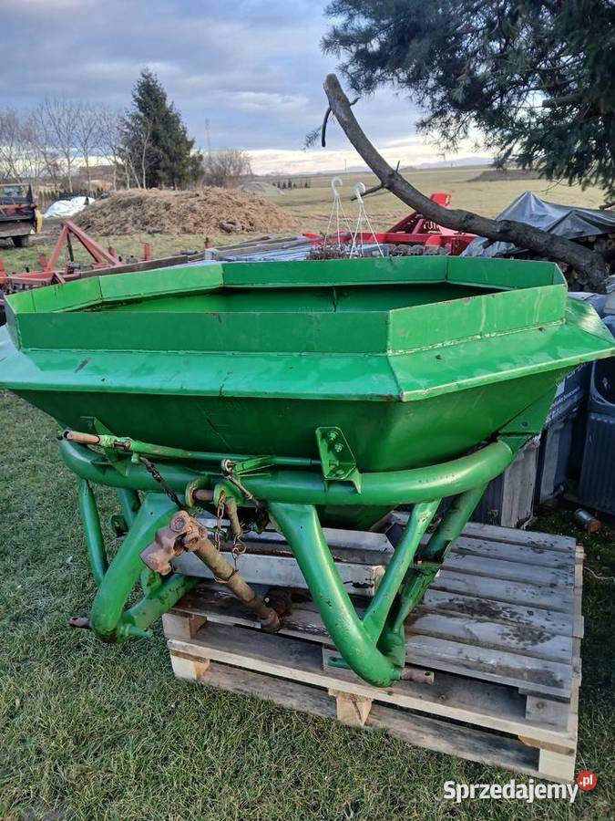 Rozsiewacz nawozu F 703 Ziębice sprzedam