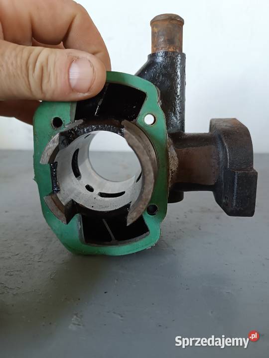 Cylinder z głowicą tlokiem Brzesko sprzedam