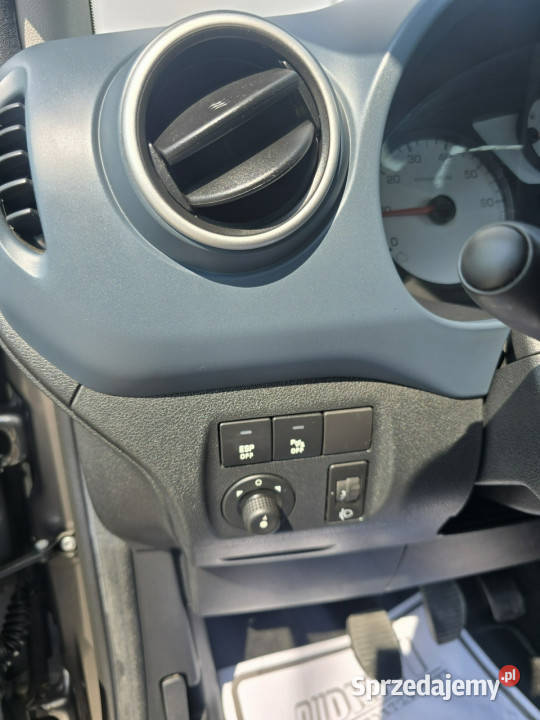 Peugeot Partner 16Benz 5 OsoboweTepee nieuszkodzony łódzkie Kutno sprzedam