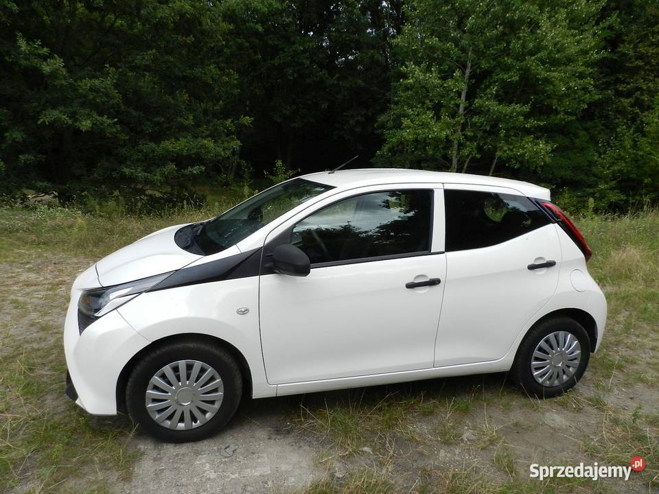 Toyota Aygo II Ekonomiczna niezawodna z welurowa tapicerka