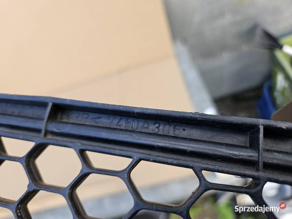 MITSUBISHI LANCER 8 VIII KRATKA PRAWA ZDERZAKA Międzychód