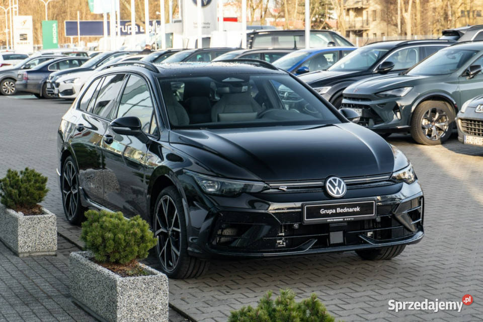Volkswagen Golf Variant R 20 TSI 4Motion 333 DSG światła do jazdy dziennej Łódź