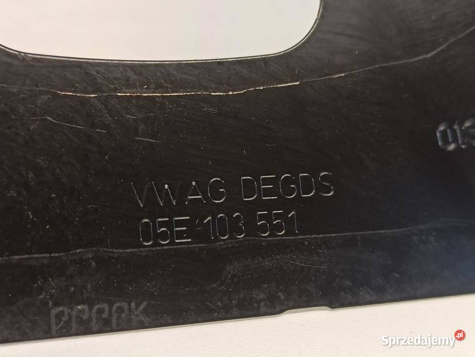 SKODA KAROQ DYSTANS OBUDOWA SKRZYNI 05E103551