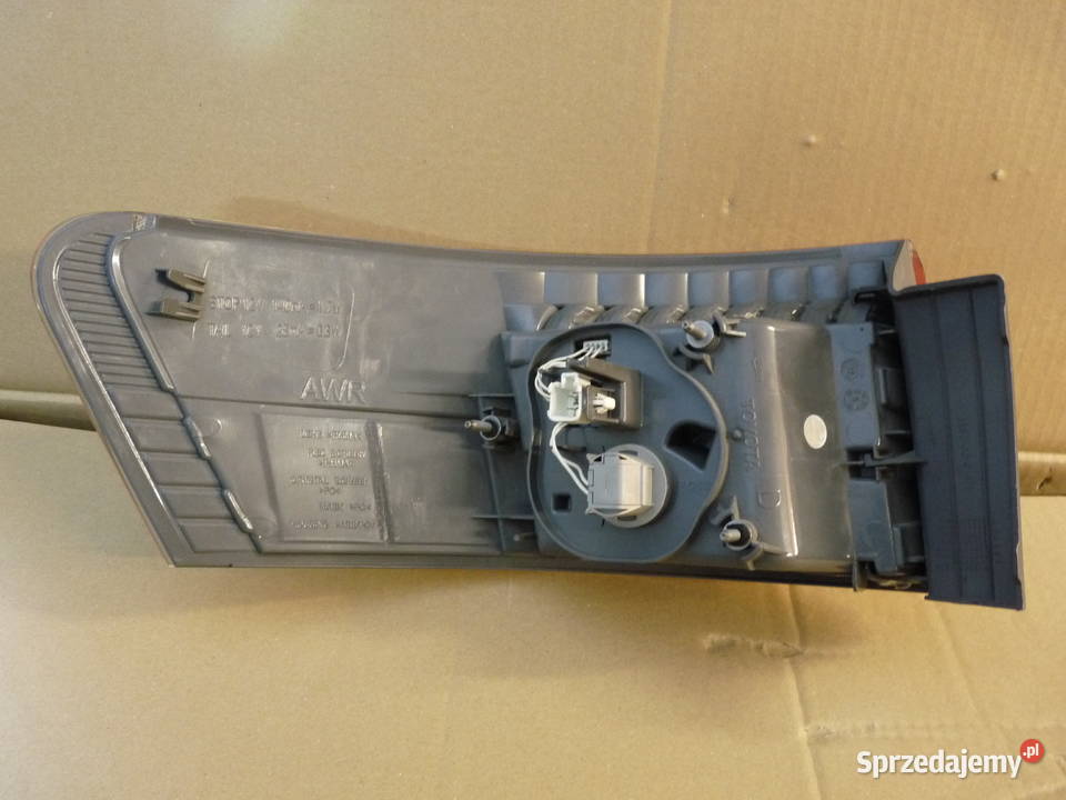 Toyota Avensis T27 lampa tylnia LED osobowe mazowieckie Wiązowna sprzedam