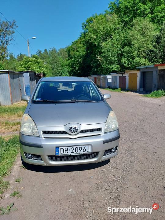 TOYOTA Verso
