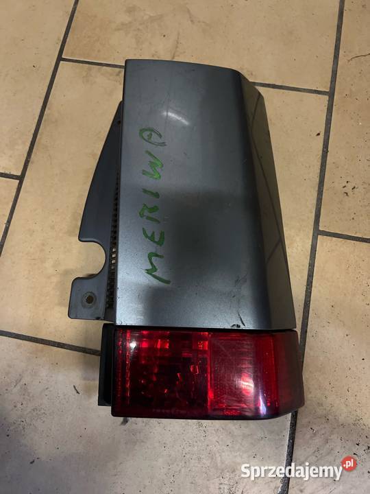 Lampa tyl prawa opel meriva a dolna Oświetlenie sprzedam
