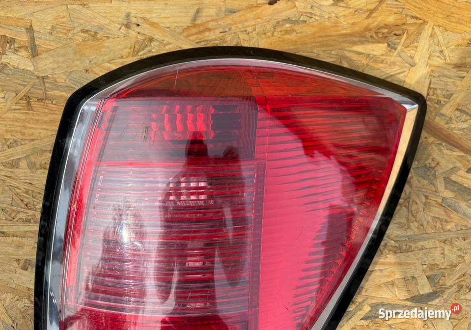 LAMPA PRAWA TYLNA OPEL ASTRA H 3 III KOMBI osobowe
