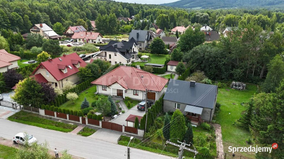 Dom wolnostojący 102m2 Ćmińsk garaż świętokrzyskie