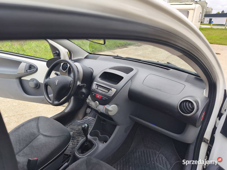 Peugeot 107 10pb 2011r