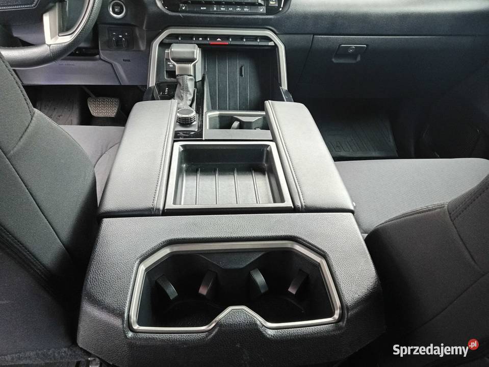 Toyota Tundra 4x4 2022 benzyna 280 automat Rok produkcji 2022 Gromada sprzedam