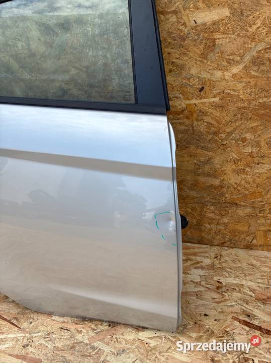 Ford Fiesta Mk7 kod lak 69 DRZWI TYL PRAWY wielkopolskie Słowikowo