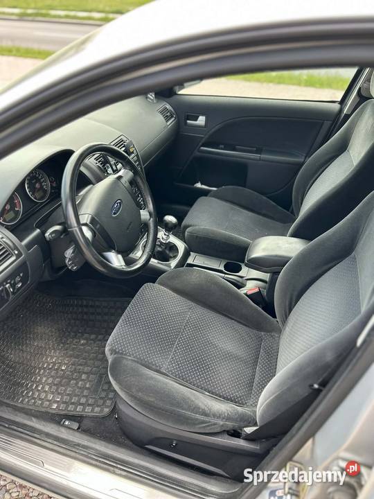 Ford Mondeo 18 benzyna