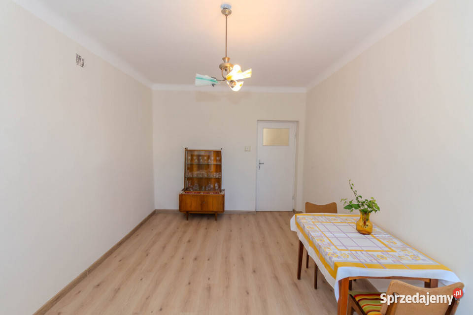 Mieszkanie 2 pokoje 45m2 Siennieńska Rok budowy 1975 Mieszkania Ostrowiec Świętokrzyski