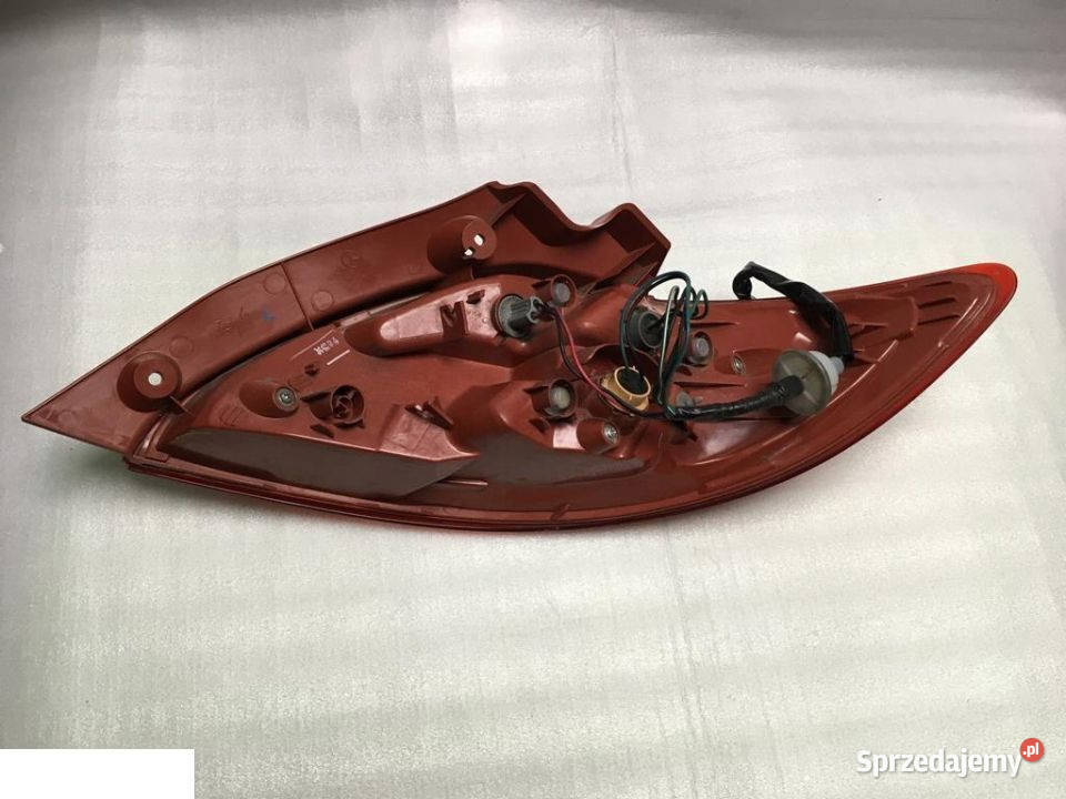 MAZDA 2 DE 2013 LAMPA TYLNA LEWA D65151160 Oświetlenie Kozubszczyzna