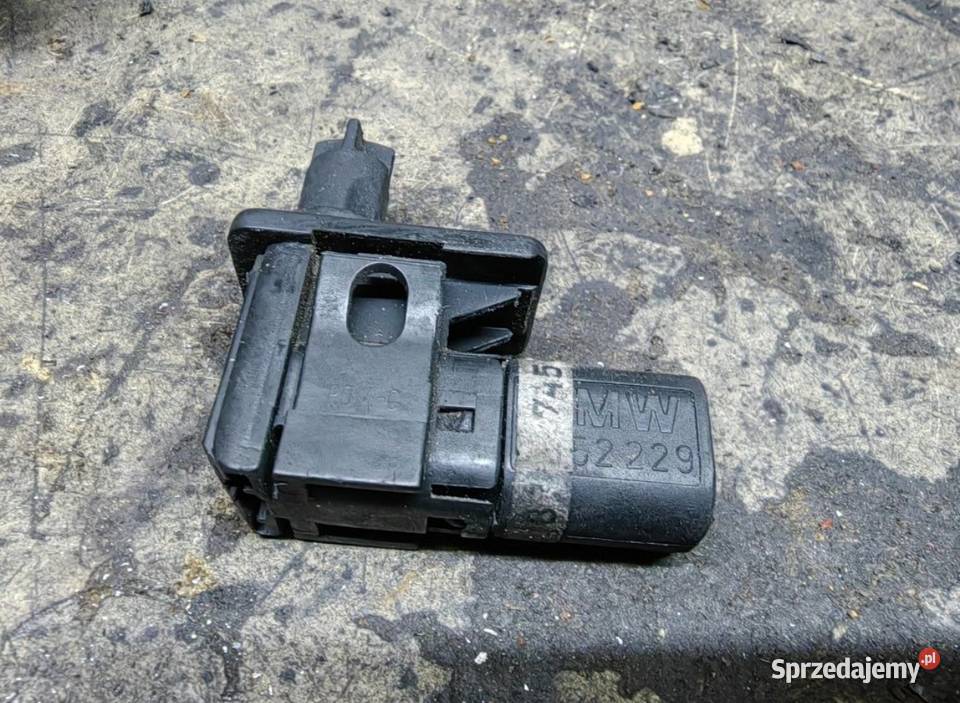 Czujnik otwarcia maski BMW E38 E39 E46 osobowe