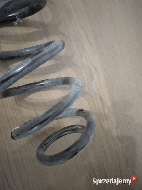 Sprężyna tylna Skoda Superb 2017 sedan Straszyn