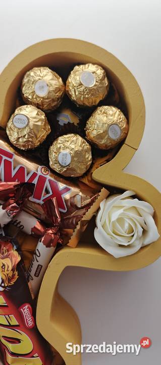 Box Piernik prezent świąteczny ze słodyczami Warszawa