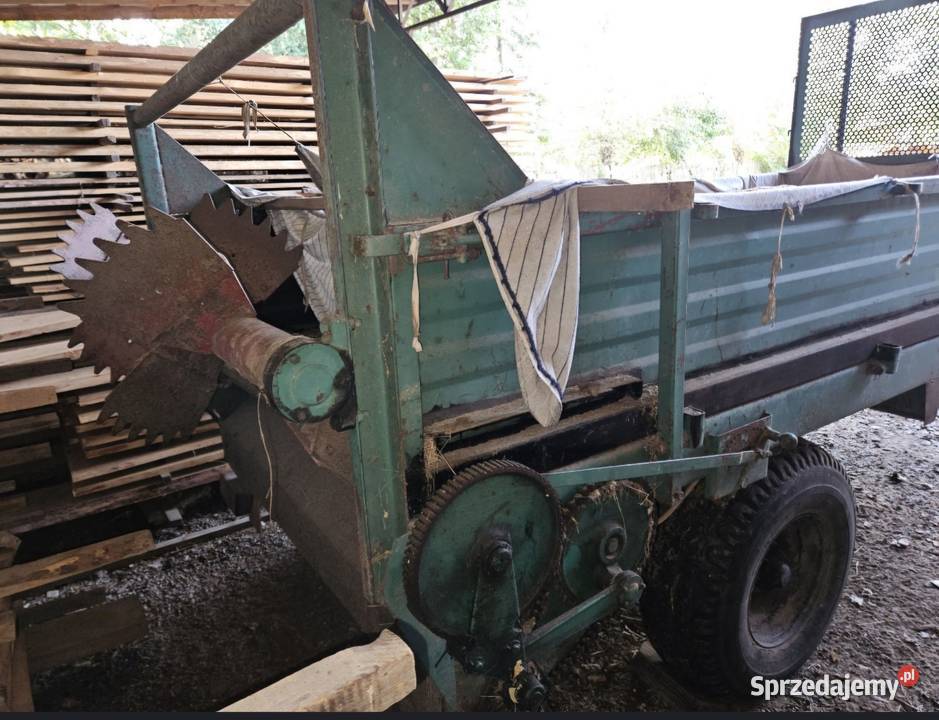 Rozrzutnik czarna białostocka przyczepa nieuszkodzony Mójcza