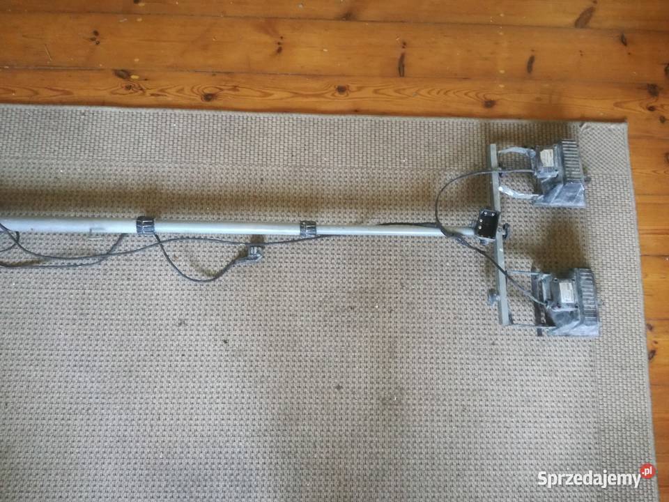 Halogeny na stojaku Bytom