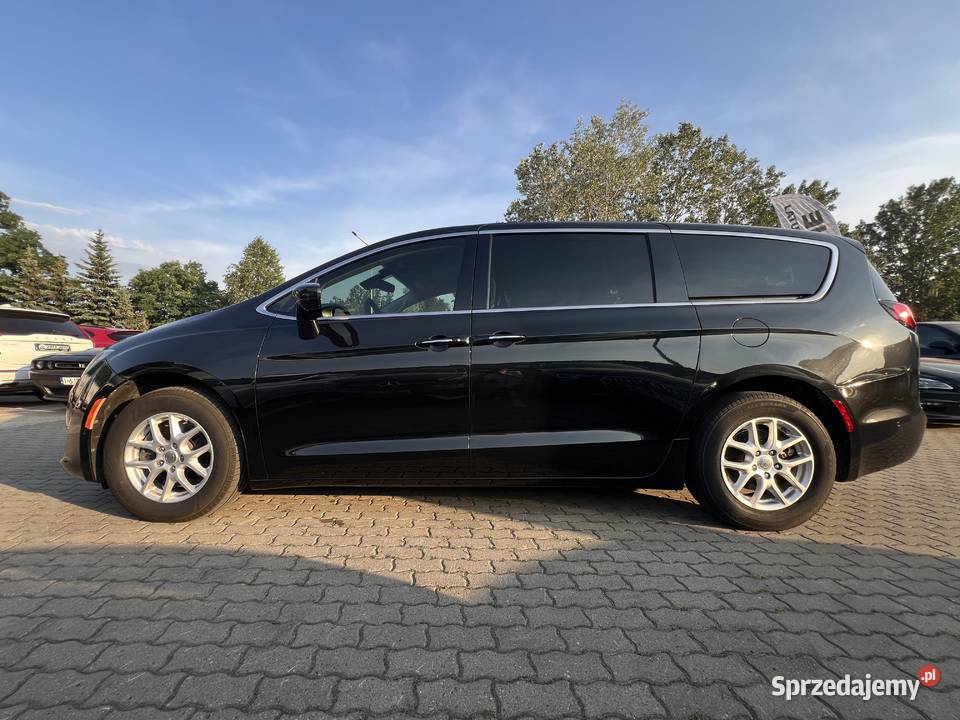 Chrysler Pacifica 2020 światła do jazdy dziennej mazowieckie Warszawa