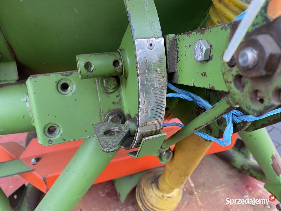 Rozsiewacz do nawozu Amazone 400 rauh Żelazków