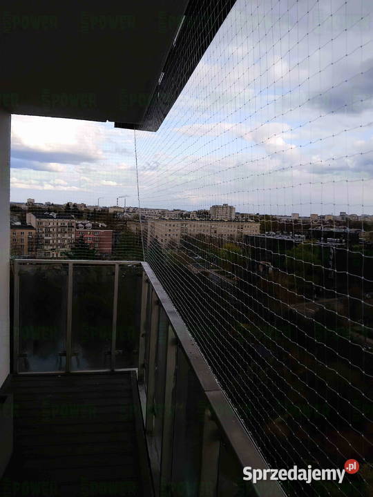 Montowanie siatki na balkon przed ptakami