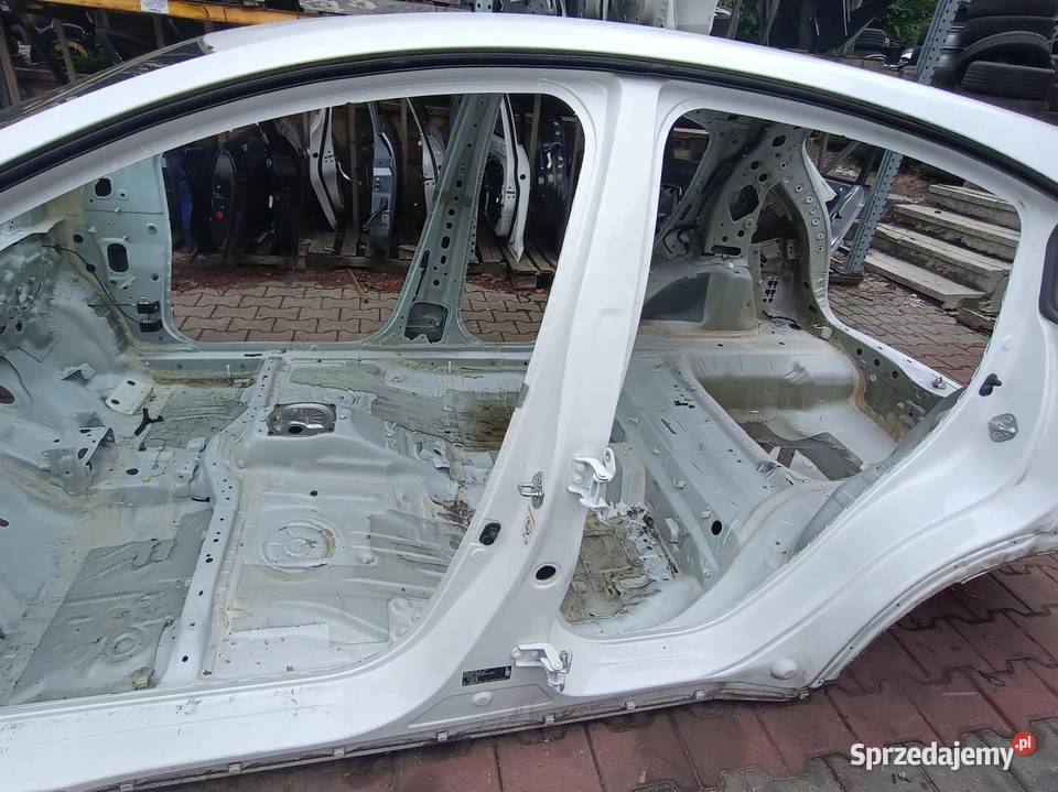 PRÓG SŁUPEK LEWY BOK NH788P HONDA HRV II