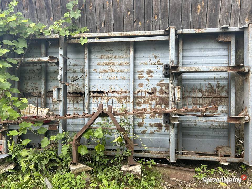 Rama rozrzutnika czarna białostocka 2 burty Maszyny rolnicze