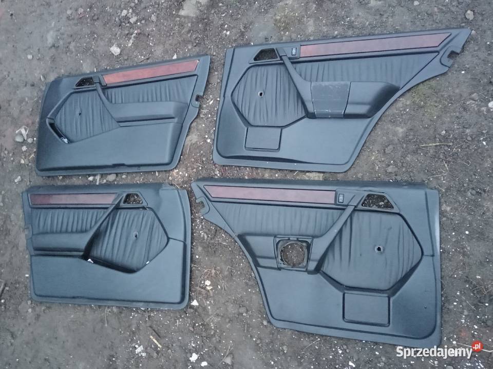 Mercedes W124 kombi wnętrze skóra czarna boczki osobowe