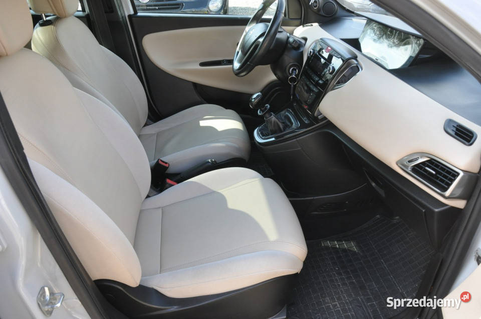 Lancia Ypsilon 12 70 Full Szyberdach Skóra bluetooth śląskie Dąbrowa Górnicza