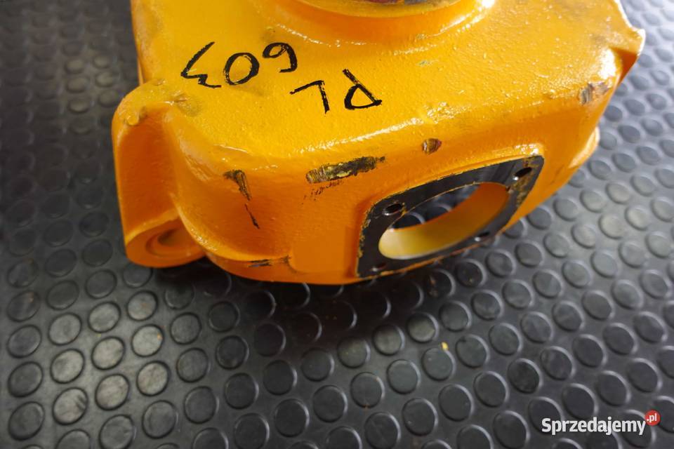 Lewa zwrotnica do maszyn JCB 3CX 4CX