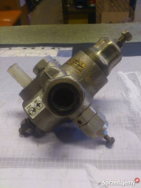 Regulator ciśnienia powietrza 113512010 ciężarowe Części samochodowe Gdynia