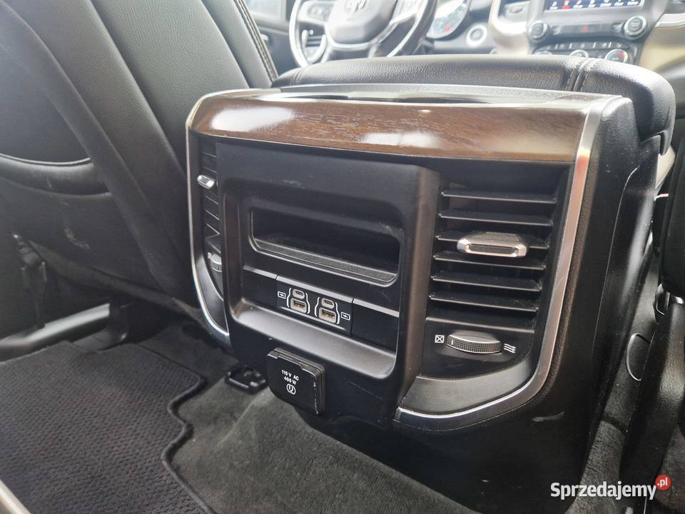 RAM 1500 Quad Cab Longbed Laramie Warszawa