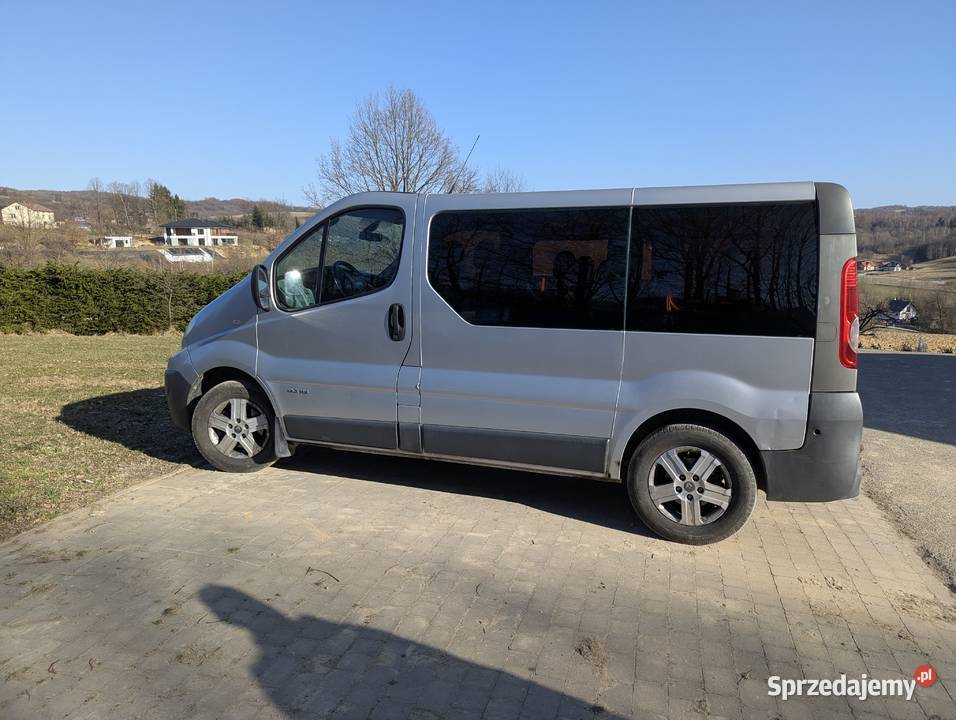 Renault Trafic 20 dCi 9 osób Webasto Hak 2007 1995cm3 Trafic Golcowa sprzedam