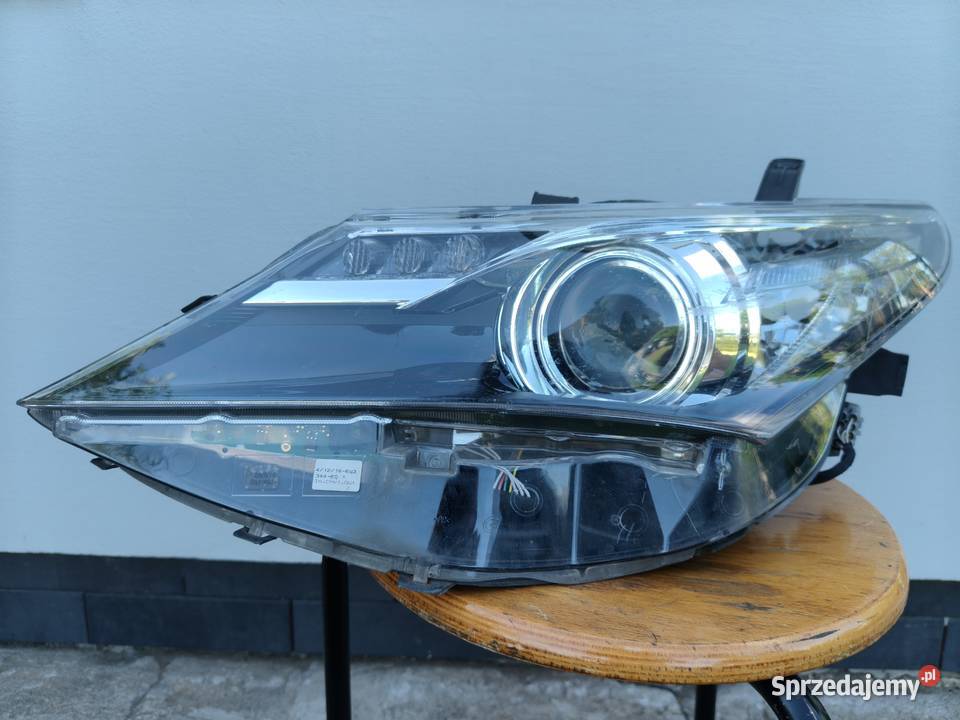Toyota Auris II 2014 reflektory lampa lampy osobowe Łódź