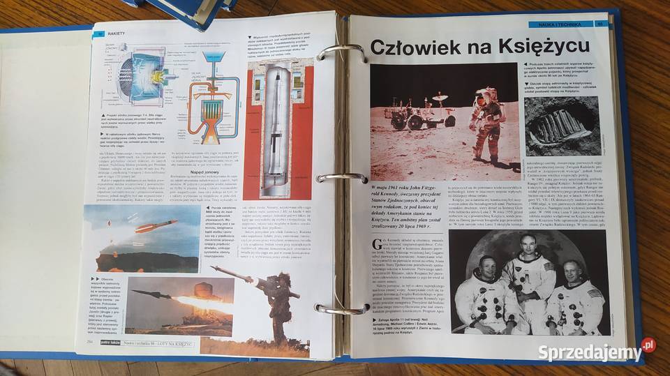 Świat WiedzyKomplet 7 segregatorów Warszawa