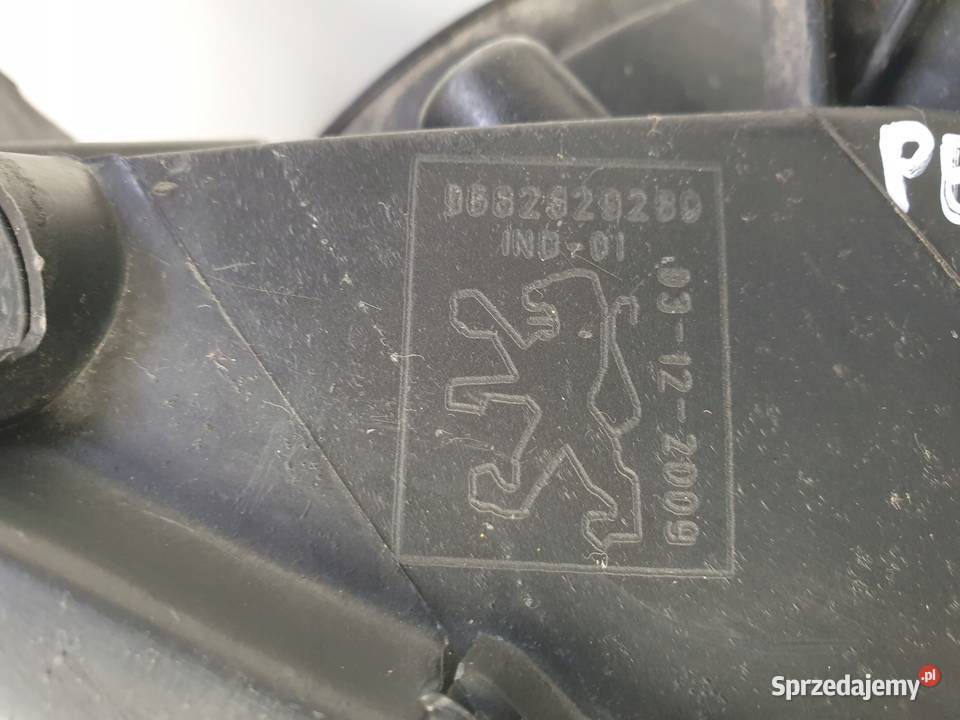Peugeot Partner II PRZEDNIA LAMPA PRAWA przód lubelskie Janów sprzedam