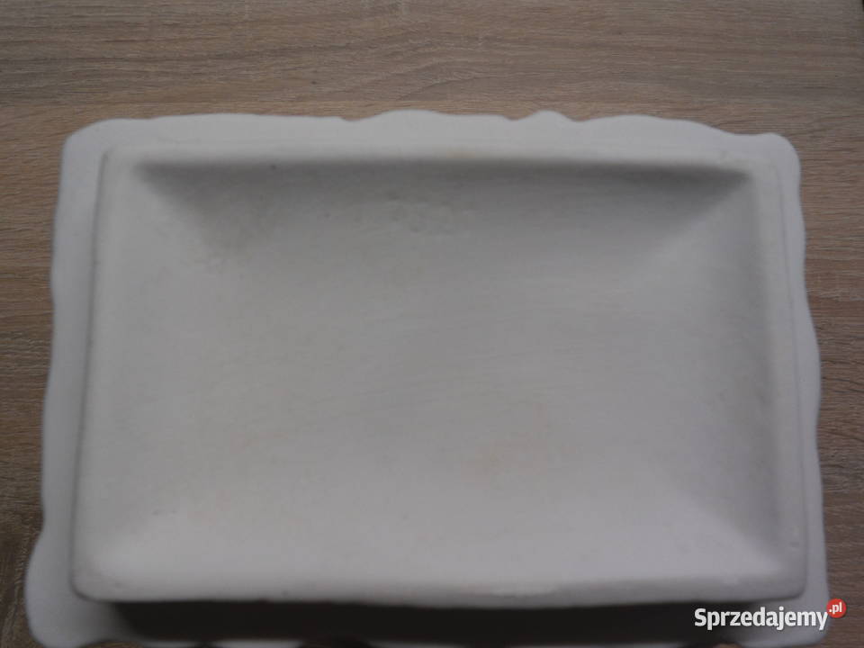 Porcelanowy wazon biskwitowy muszle Raszków