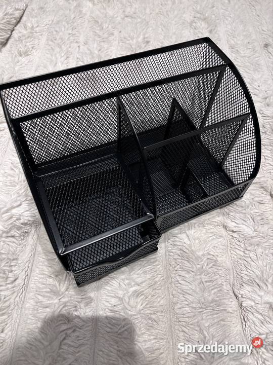 Nowiuteńki czarny organizer na biurko