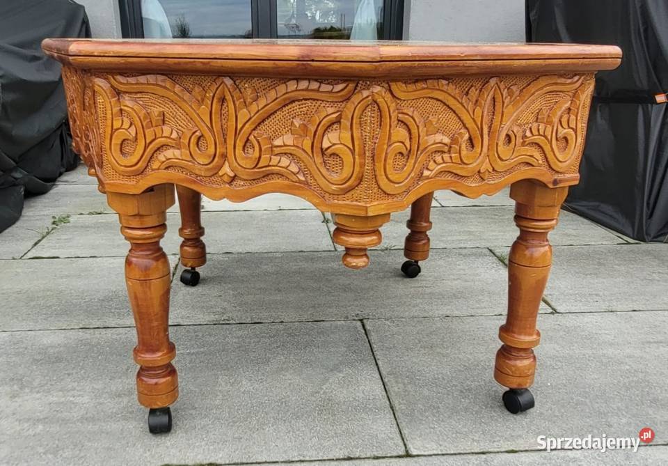 RZEŹBIONY STOLIK KAWOWY Nysa