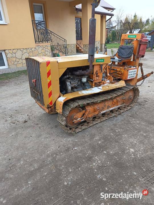 Sprzedam traktor gąsienicowy Massey Ferguson podkarpackie Markuszowa
