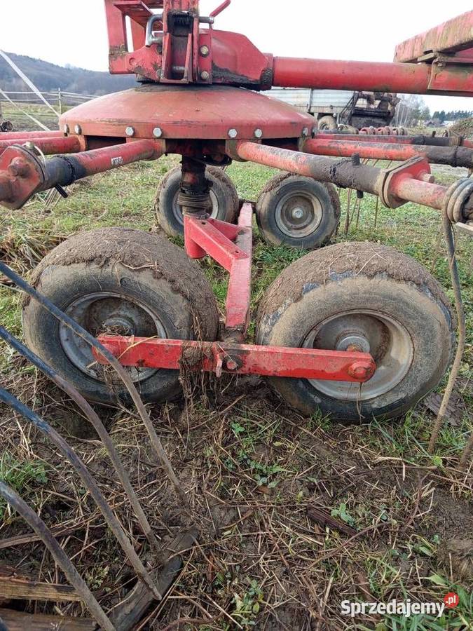 Zgrabiarka karuzelowa Fella TS 335 dn Brzostek