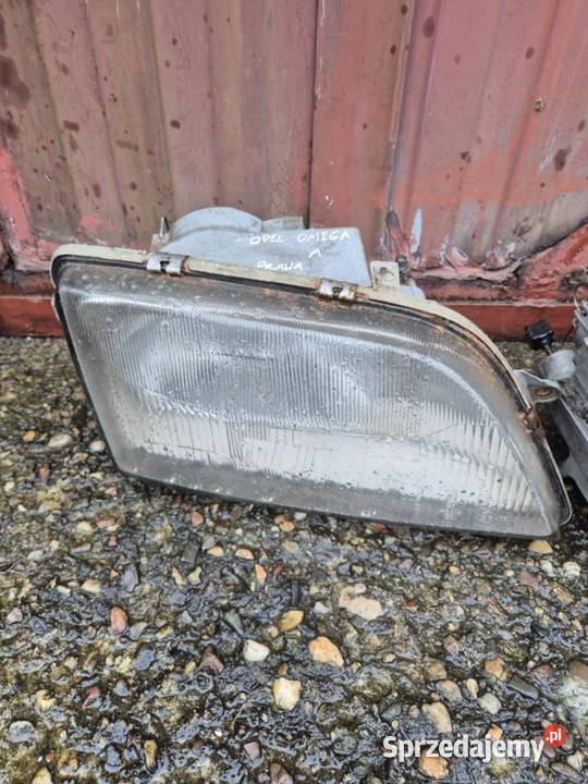 Omega A lampy prawy przód osobowe Łódź